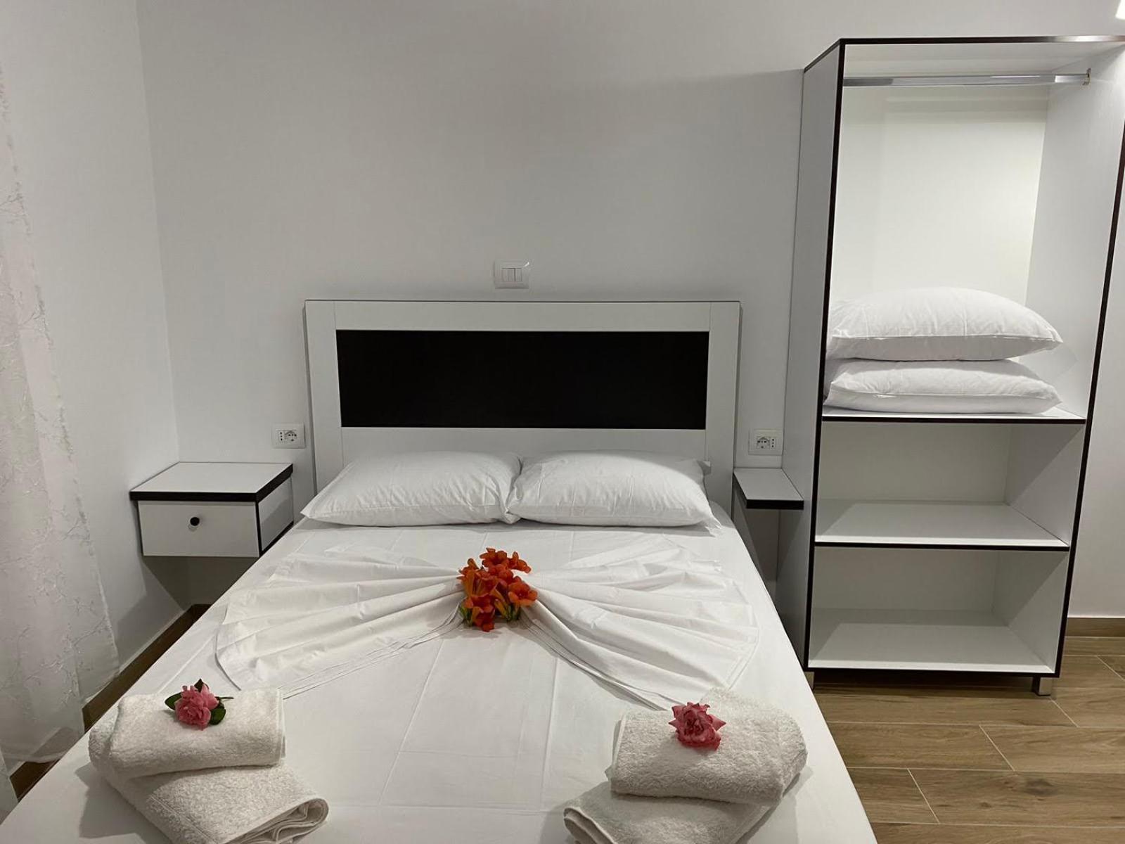 Rentrooms Geni Ksamil Exteriér fotografie